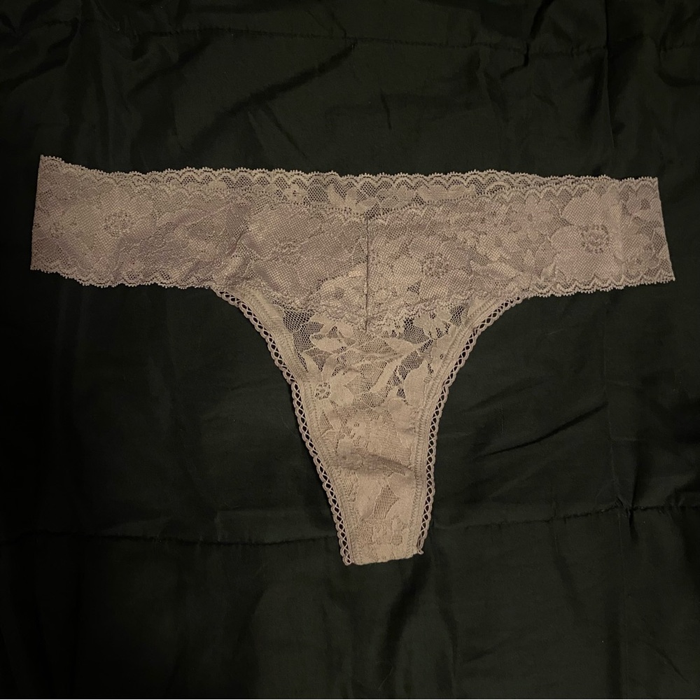 Victoria’s Secret grey lace thong - size medium